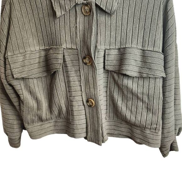 Sunland 17 Cropped Gray Ribbed Button Up Shacket Size Medium - Picture 5 of 9